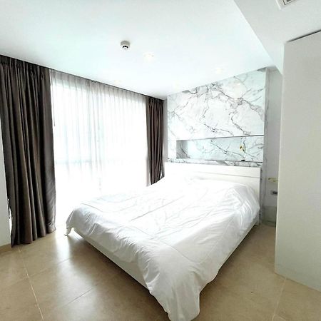 2 Bedrooms Near Pattaya Beach Eksteriør billede
